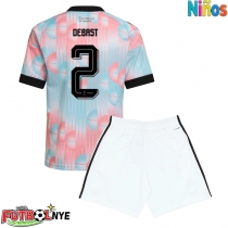 Camiseta Bélgica Zeno Debast #2 Visitante Equipación para niños Mundial 2026 manga corta (+ pantalones cortos)